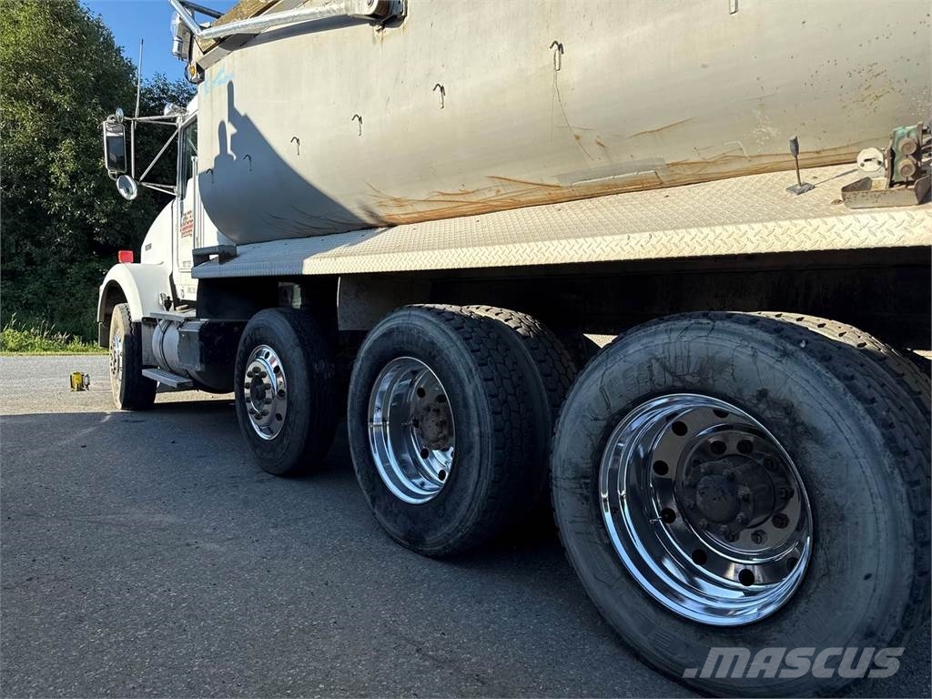 Kenworth T800B Tipper trucks