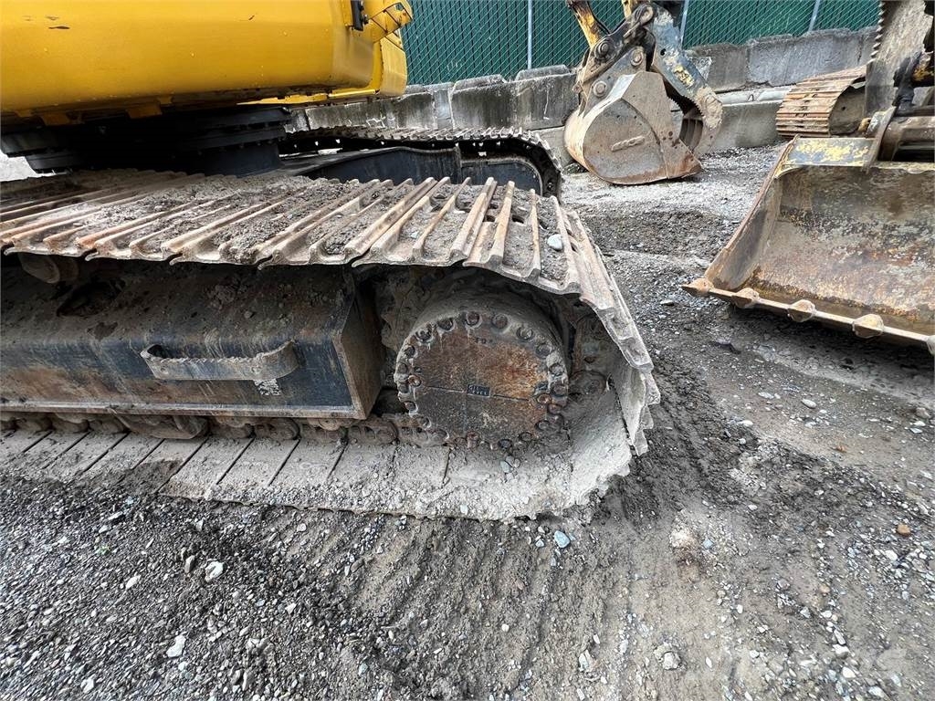 Komatsu PC238USLC-11 Εκσκαφείς με ερπύστριες