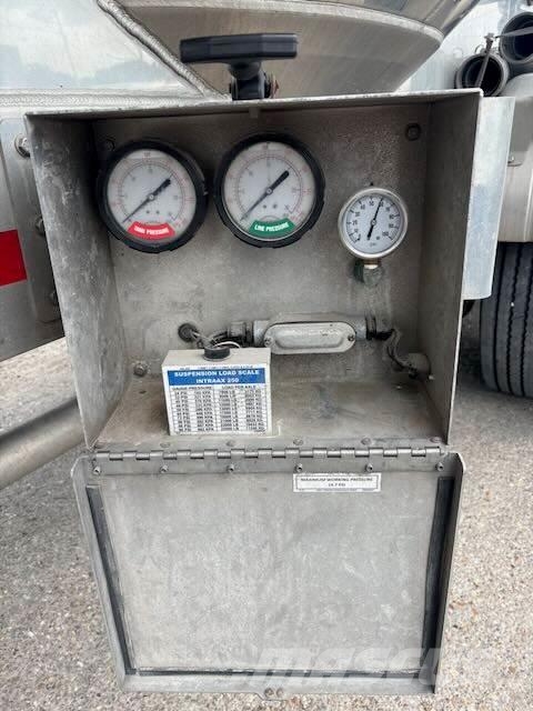MAC Trailer 1600 Cube Vacuum Pneumatic 罐體拖車