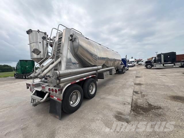 MAC Trailer 1600 Cube Vacuum Pneumatic 罐體拖車