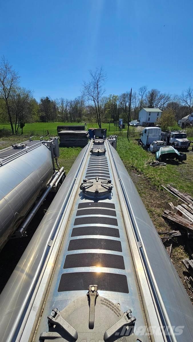 MAC Trailer 1600 FOOD GRADE VACUUM TRAILER WITH COOLER Tanker trailers