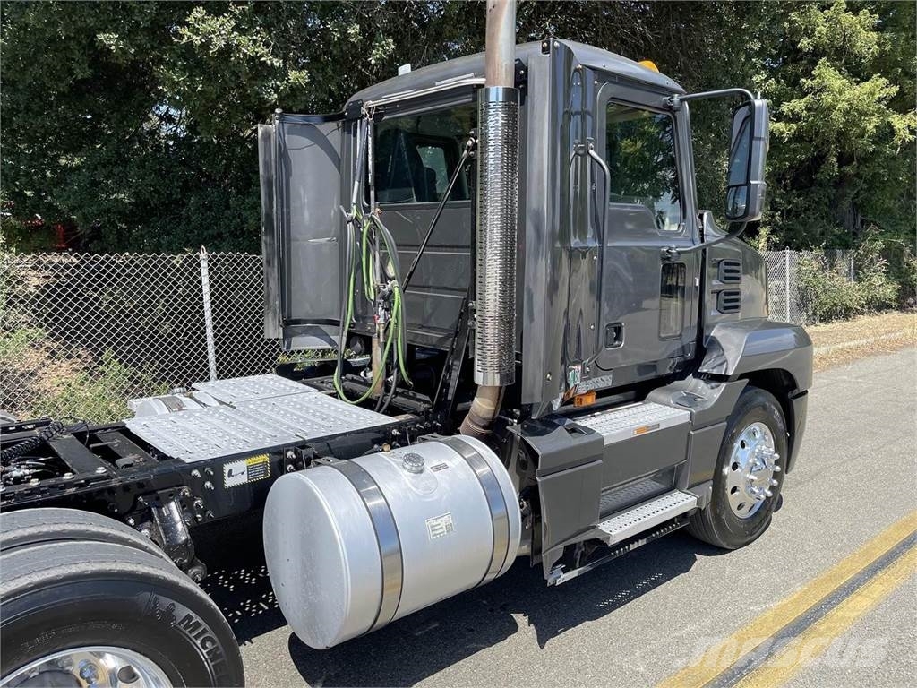 Mack Anthem 64T Τράκτορες