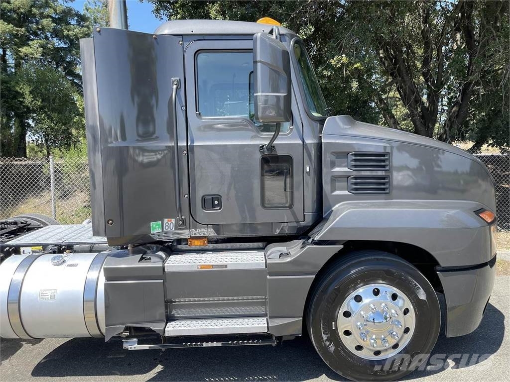 Mack Anthem 64T Τράκτορες