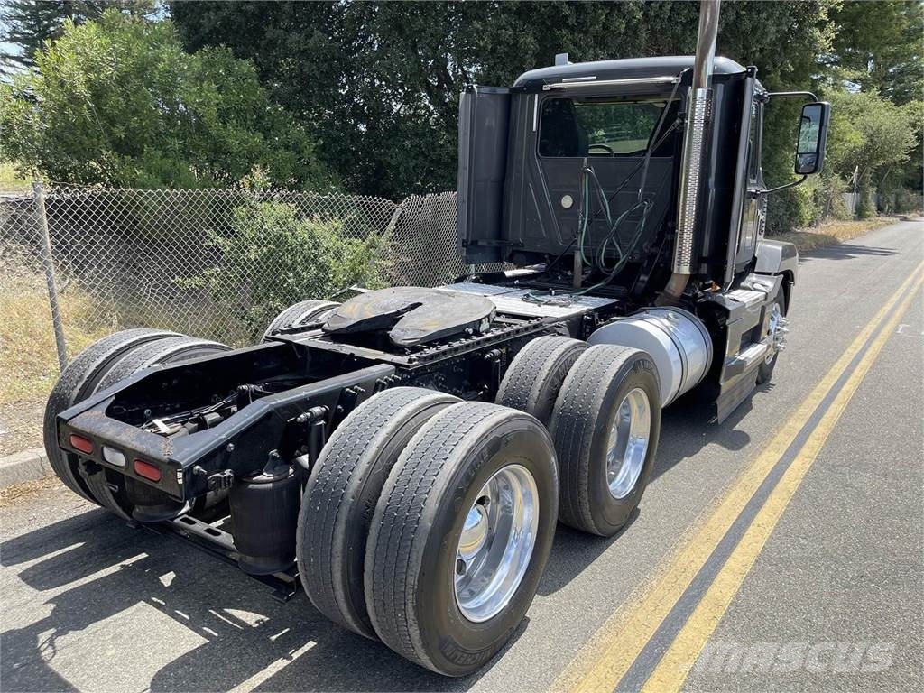 Mack Anthem 64T Τράκτορες