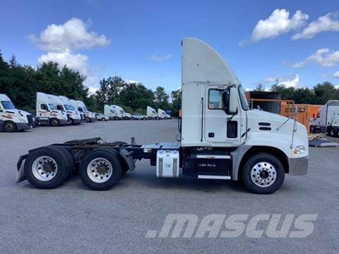 Mack CXU (PINNACLE) 曳引機組件