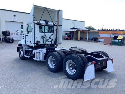 Mack CXU (PINNACLE) 曳引機組件