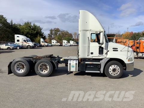 Mack CXU (PINNACLE) Truck Tractor Units