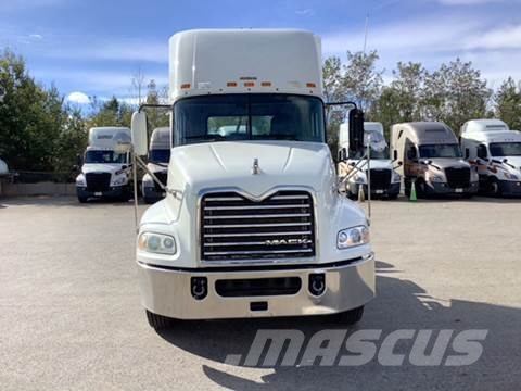Mack CXU (PINNACLE) Truck Tractor Units