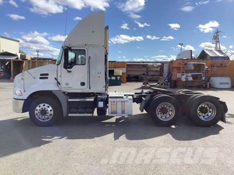 Mack CXU (PINNACLE) Truck Tractor Units