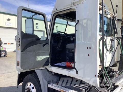 Mack CXU (PINNACLE) Truck Tractor Units