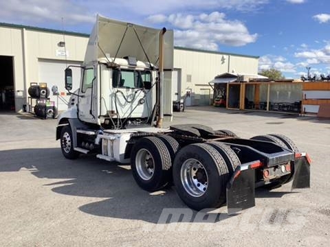 Mack CXU (PINNACLE) Truck Tractor Units