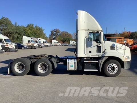 Mack CXU (PINNACLE) Motrici e Trattori Stradali