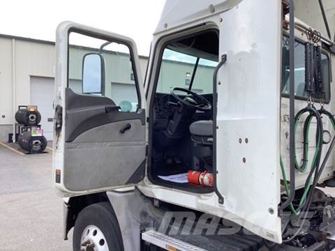 Mack CXU (PINNACLE) Truck Tractor Units