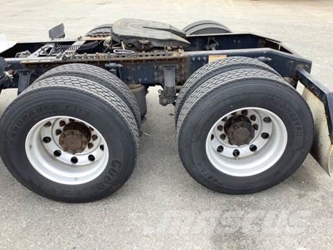 Mack CXU (PINNACLE) Truck Tractor Units