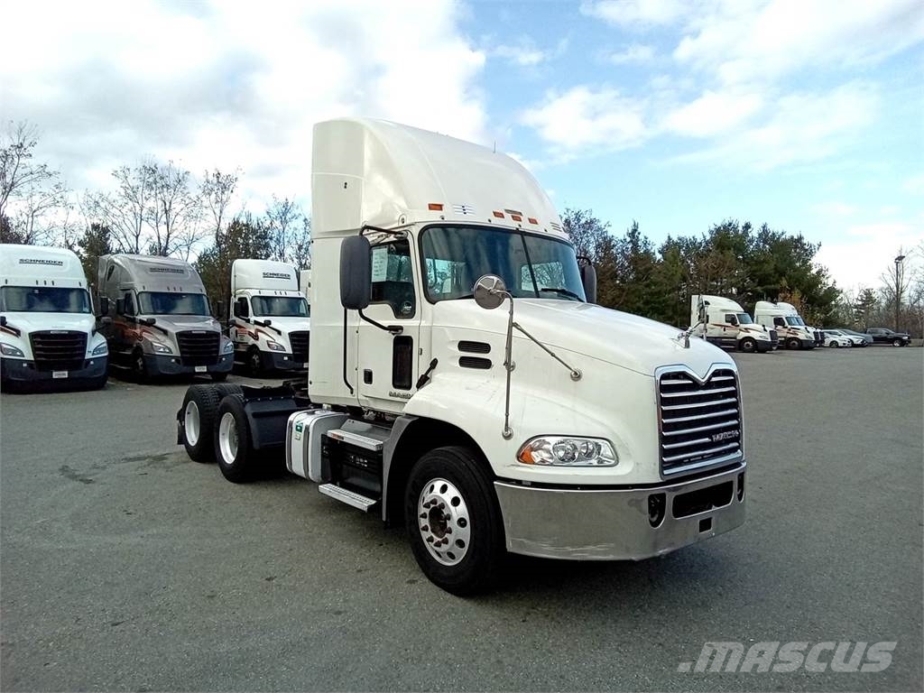 Mack CXU (PINNACLE) Truck Tractor Units