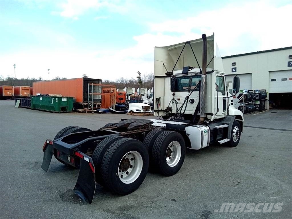 Mack CXU (PINNACLE) Truck Tractor Units