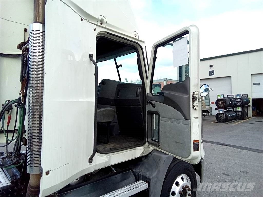 Mack CXU (PINNACLE) Truck Tractor Units