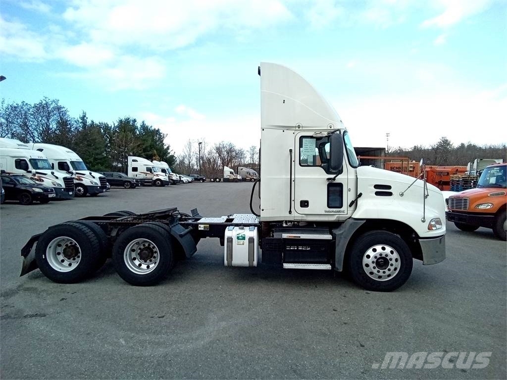 Mack CXU (PINNACLE) Truck Tractor Units