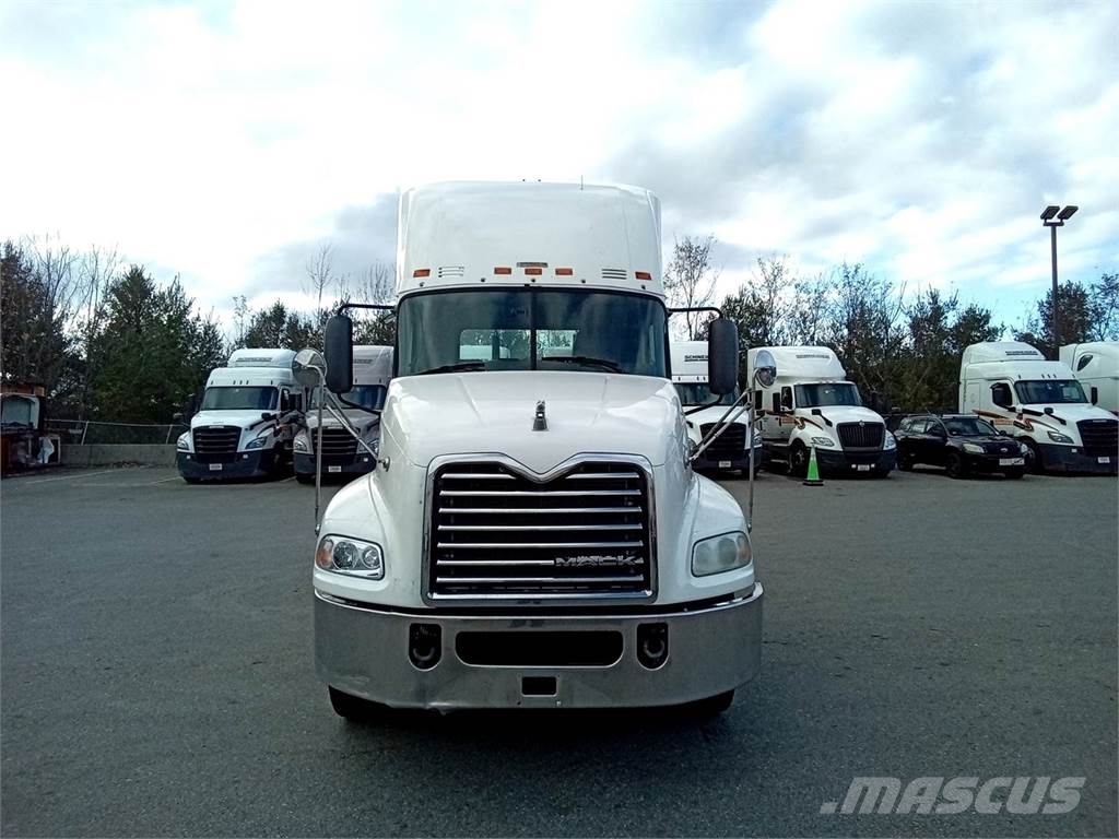 Mack CXU (PINNACLE) Truck Tractor Units