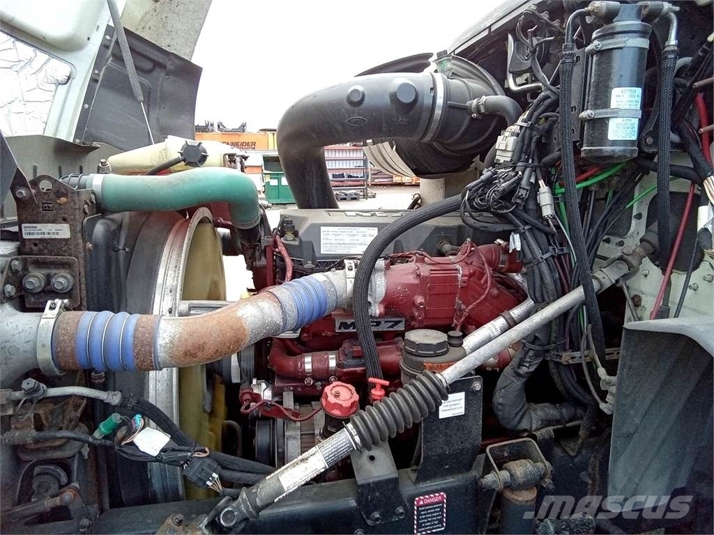 Mack CXU (PINNACLE) Truck Tractor Units