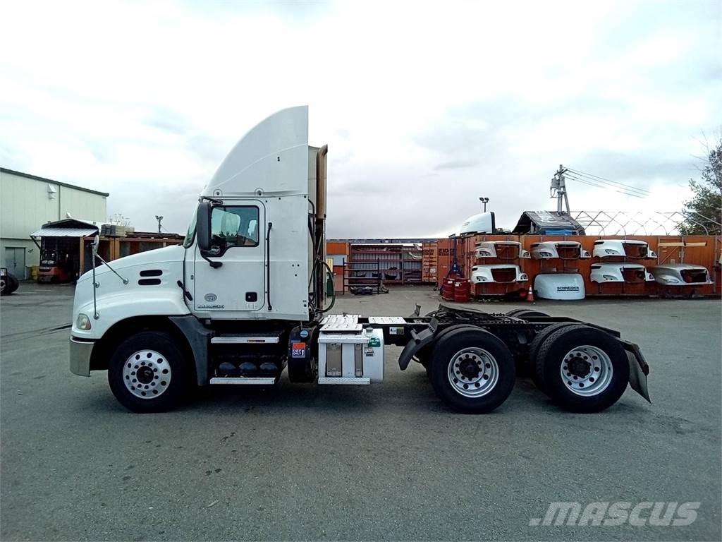 Mack CXU (PINNACLE) Truck Tractor Units