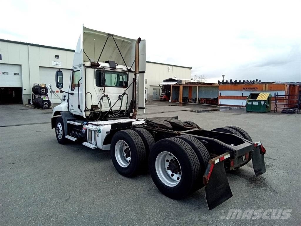 Mack CXU (PINNACLE) Truck Tractor Units