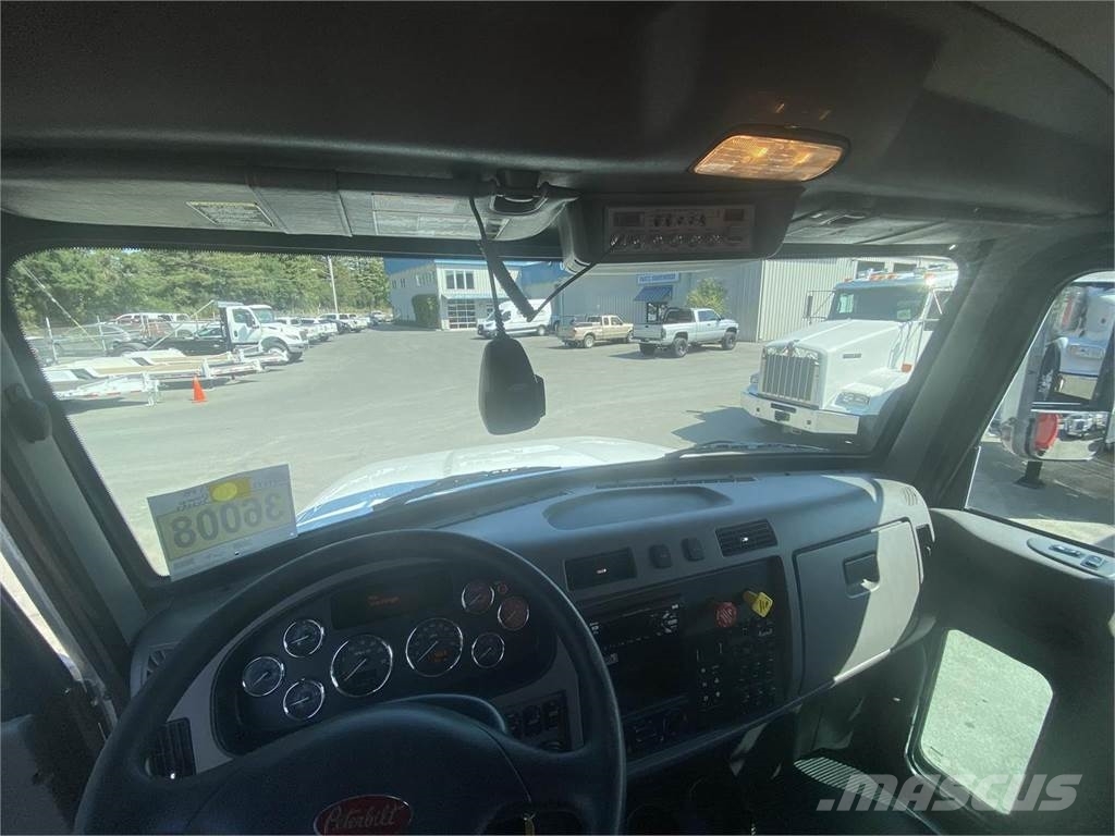 Peterbilt 348 Tipper trucks