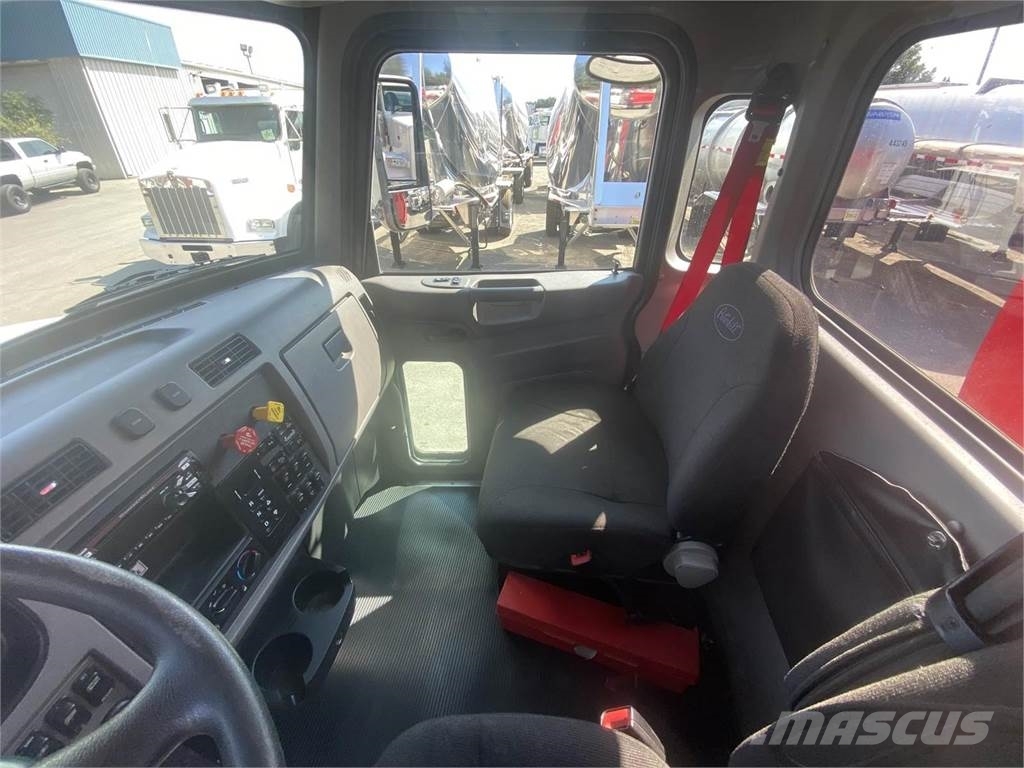Peterbilt 348 Tipper trucks