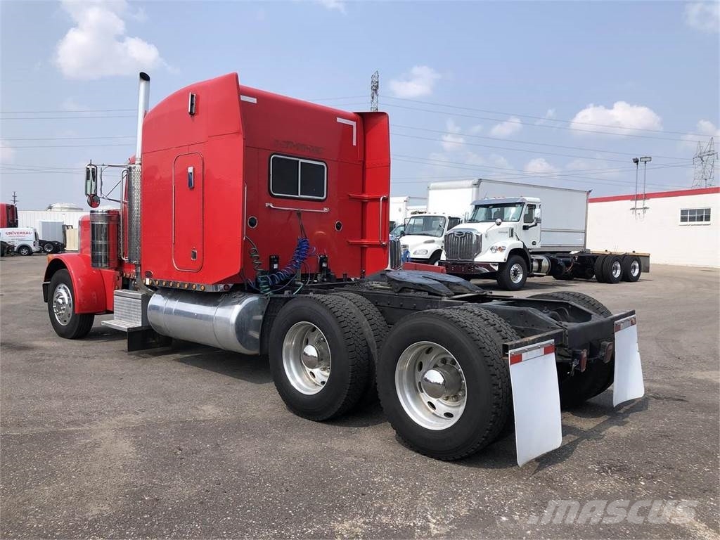 ピータービルト379・ウィズ・デムコ・トレーラー(ブルー/レッド