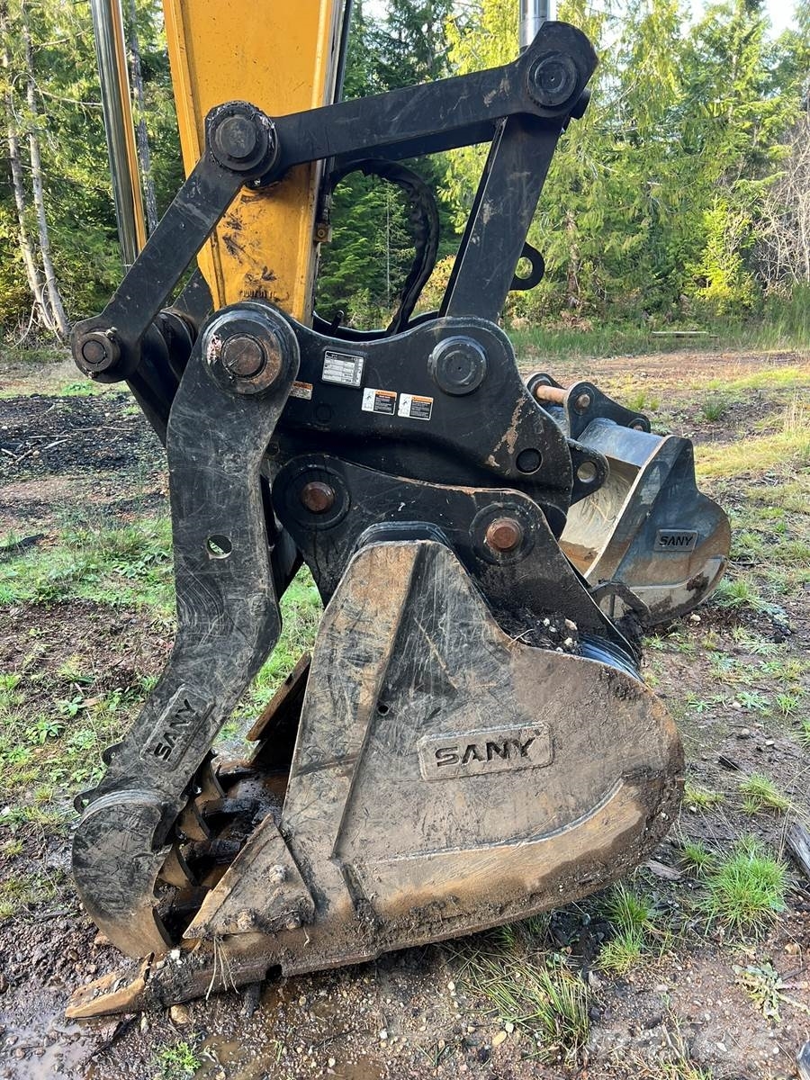 Sany SY215C LC Pásová rýpadla