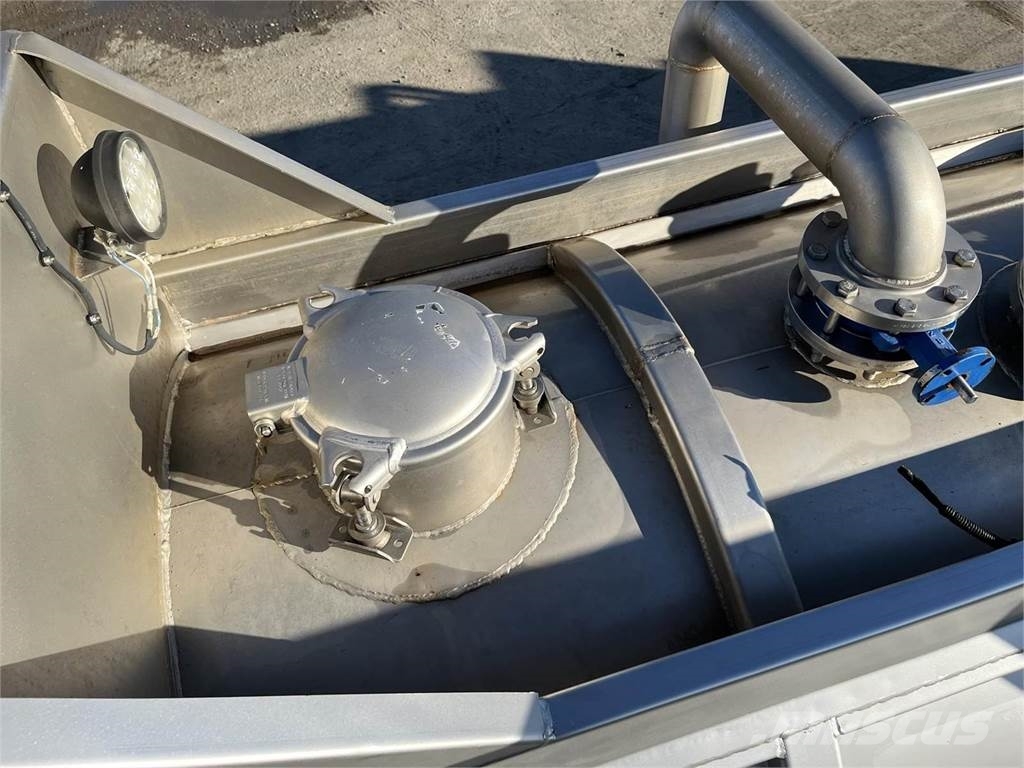 STE 4,000 GAL. Reboques de cisternas
