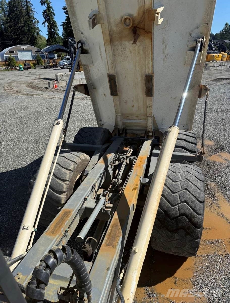 Terex TA30 Панельні фургони