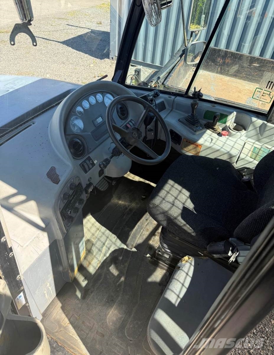 Terex TA30 Панельні фургони