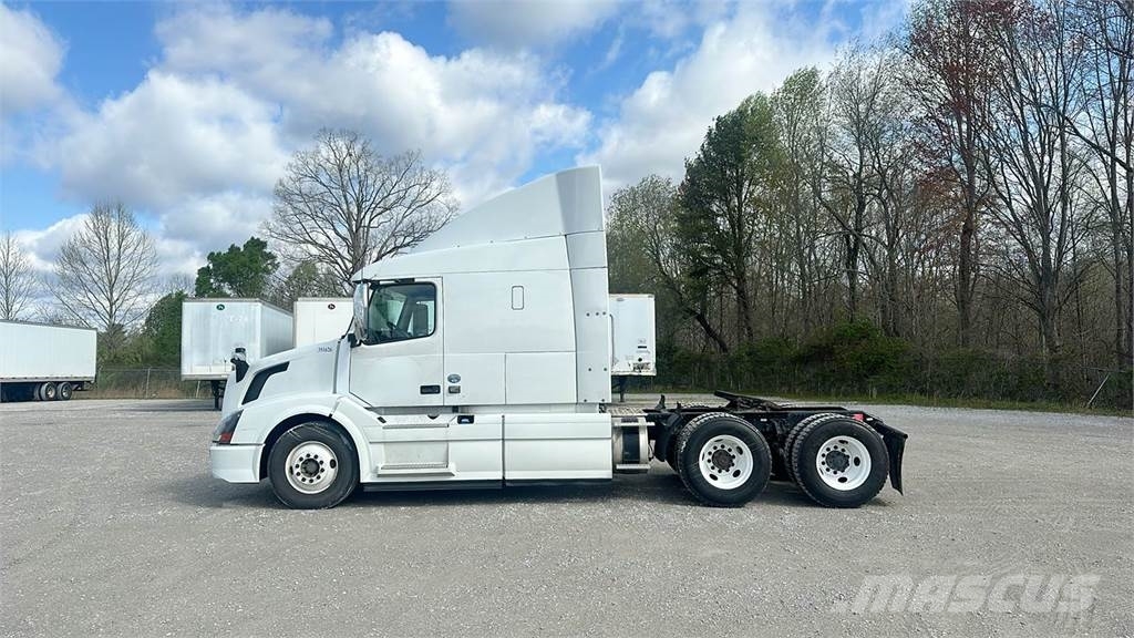 Volvo VNL 740 Trekkers