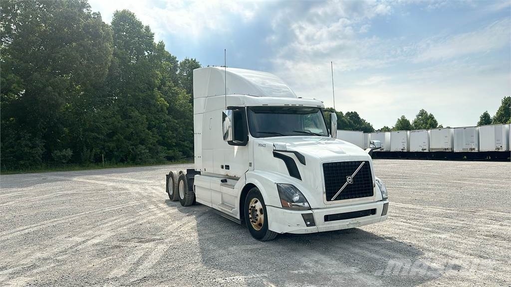 Volvo VNL 740 Trekkers