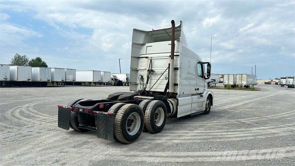 Volvo VNL 740 Trekkers