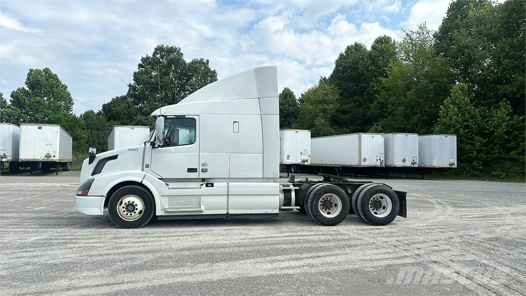 Volvo VNL 740 Trekkers