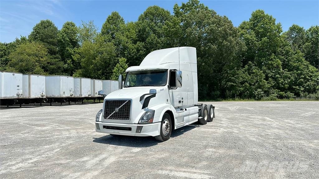 Volvo VNL 740 Trekkers