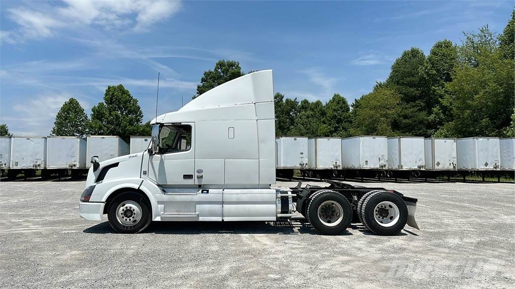 Volvo VNL 740 Trekkers