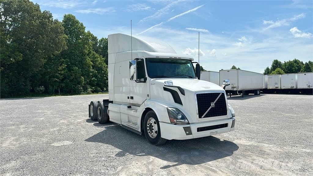 Volvo VNL 740 Trekkers