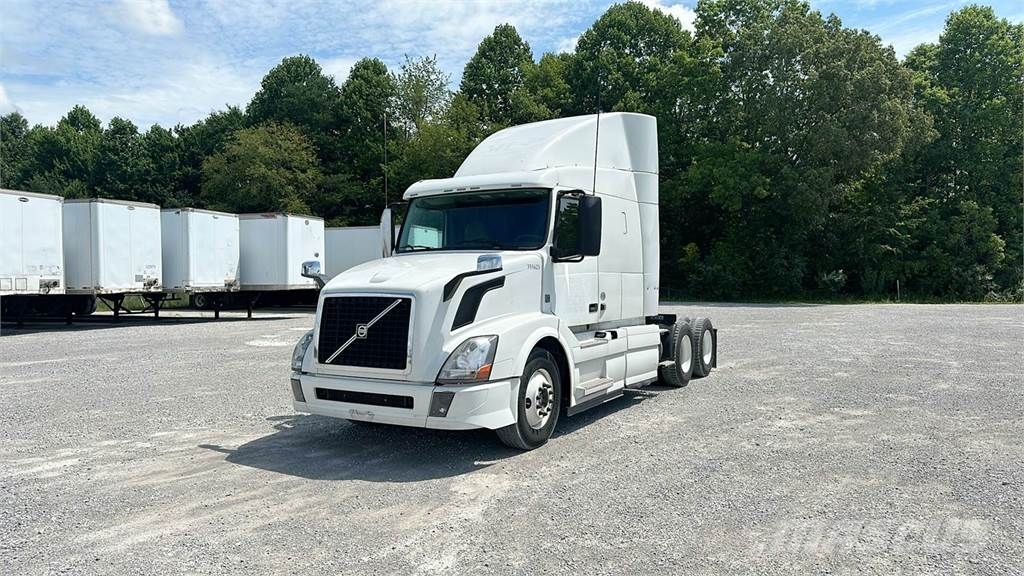 Volvo VNL 740 Trekkers