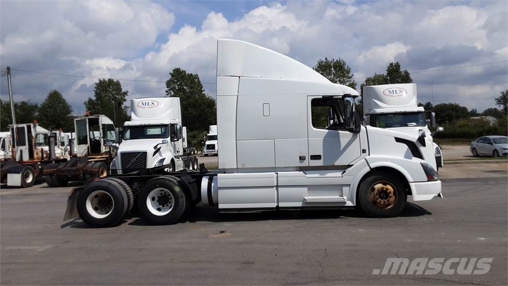 Volvo VNL 740 Trekkers