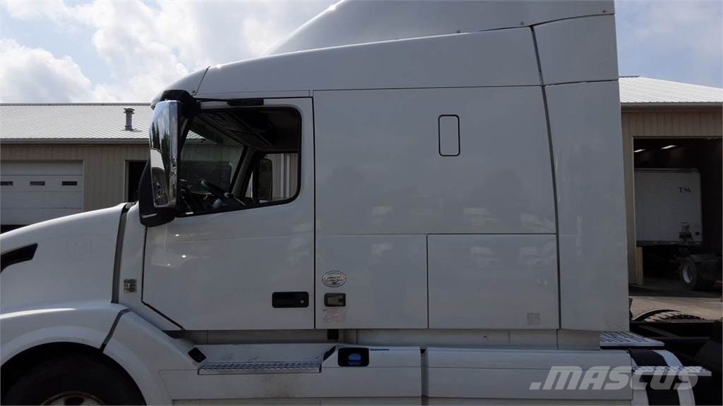 Volvo VNL 740 Trekkers