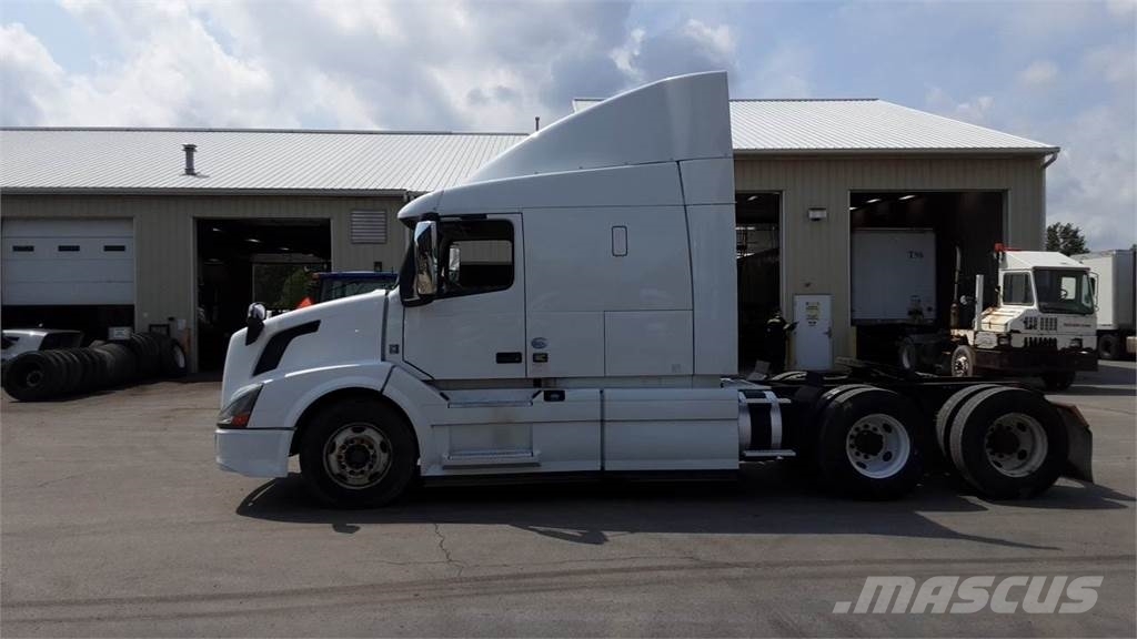 Volvo VNL 740 Trekkers