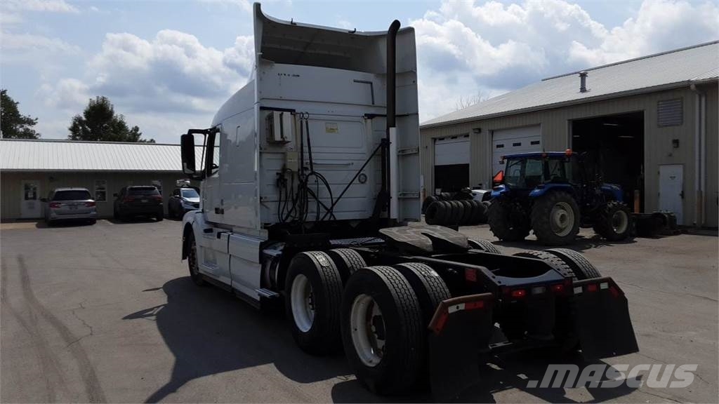 Volvo VNL 740 Trekkers