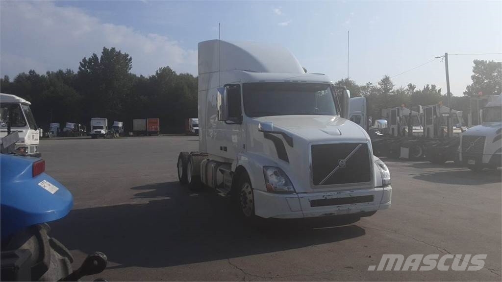 Volvo VNL 740 Trekkers