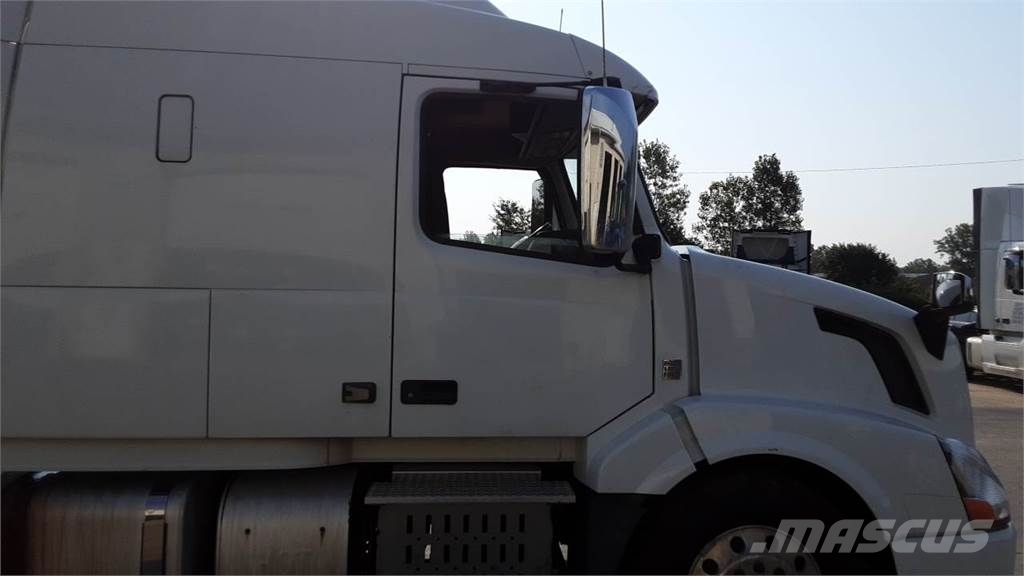 Volvo VNL 740 Trekkers