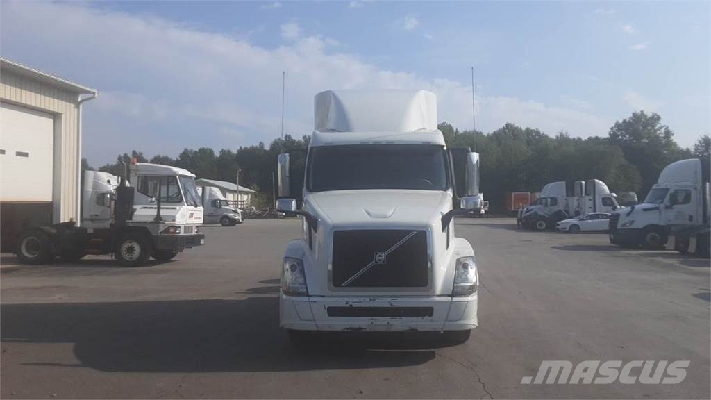 Volvo VNL 740 Trekkers