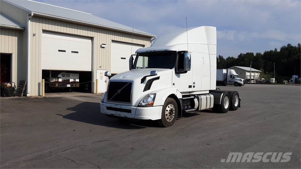 Volvo VNL 740 Trekkers
