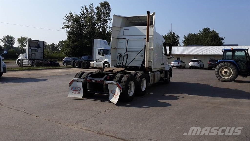 Volvo VNL 740 Trekkers